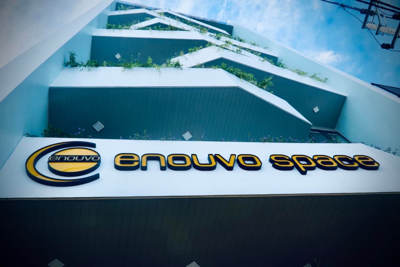 Biển hiệu công ty Enouvo Space